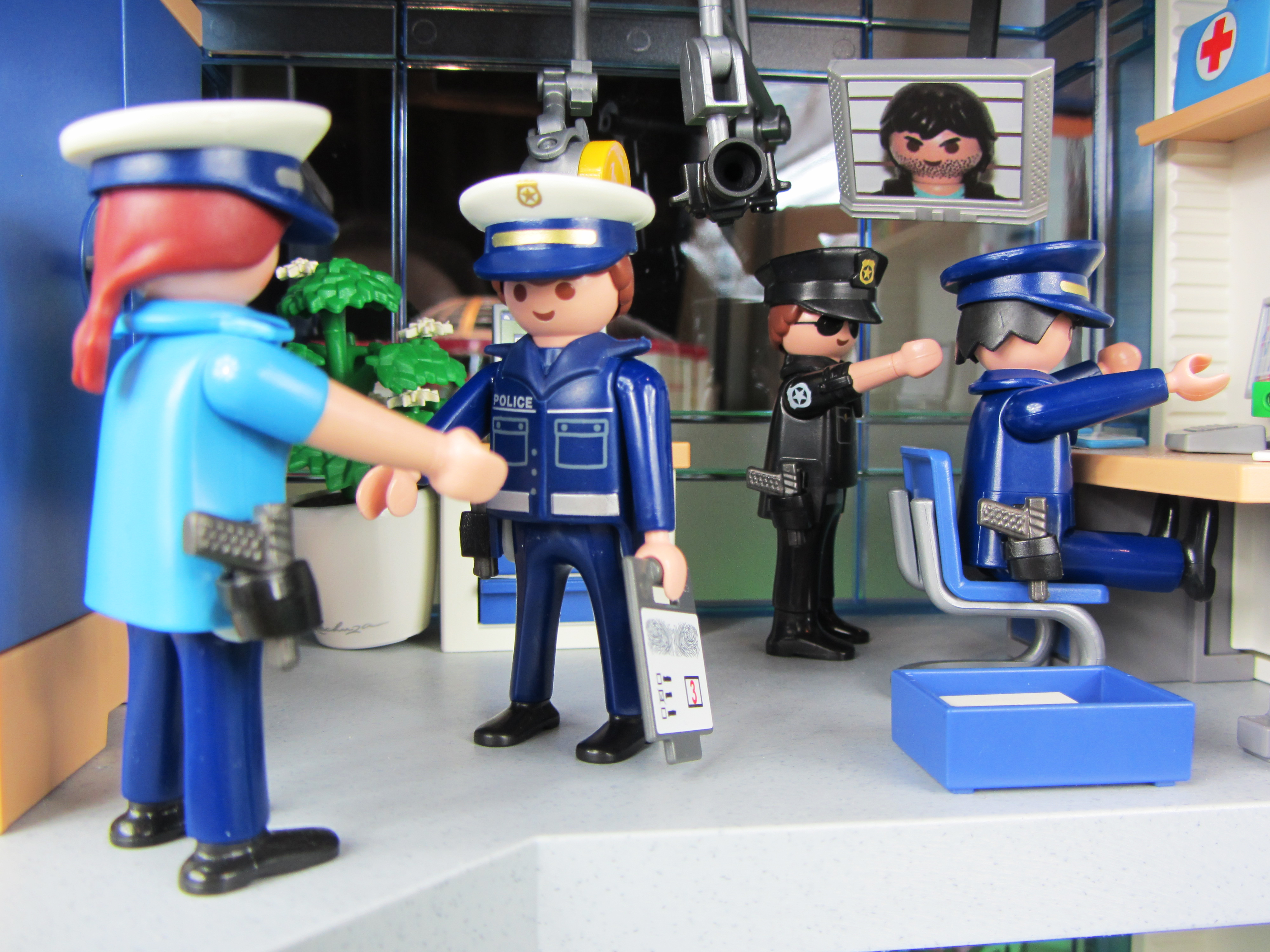 Playmobil city life 4 x Mütze blau Polizist Polizei Abzeichen gold Konvolut top 